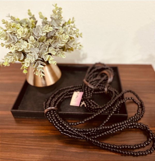 Colar de Mesa Decorativo Preto.