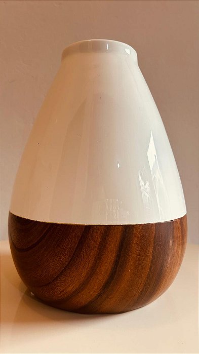 Vaso Decorativo Off White/ Amaderado (18 x18 x 24cm)