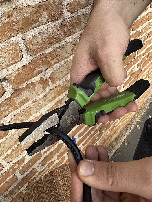 Alicate de Bico Fino