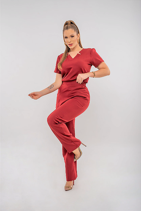 Conjunto Scrub Sara Vinho