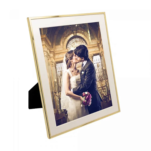 Porta-Retrato de Aço Inox Basic Dourado 20cm x 25cm