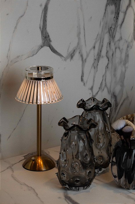 Luminária de Mesa LED Cristal - 32cm x 15,5cm