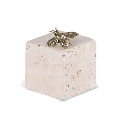 Peça Decorativa Quadrada em Mármore Travertino com Detalhe Abelha Dourada - 8cm x 6cm