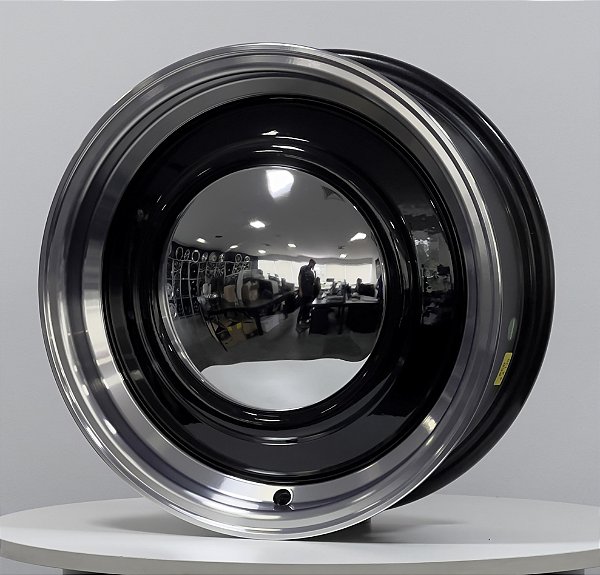 Jogo de Rodas Smoothie preta com borda diamantada aro 15 Tala 5,5 e 6,5 Furação 4x130 Offset 15 e 25