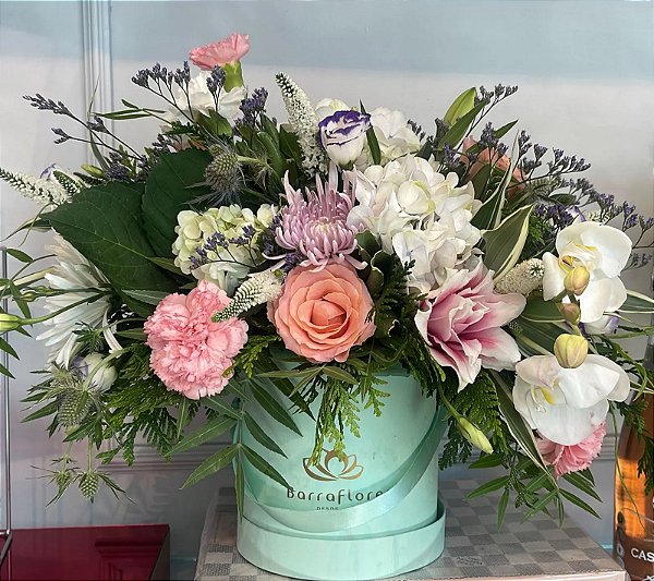 Box Flower Acqua P | Arranjo Exclusivo com Flores Nobres