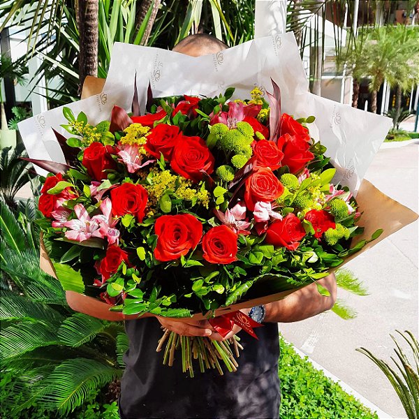 Buquê Paixão Gigante – 18 Rosas Colombianas
