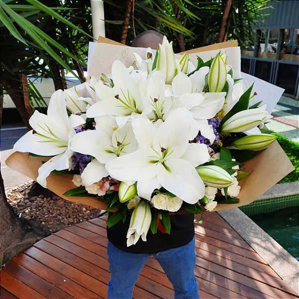 Buquê de Lírios Brancos