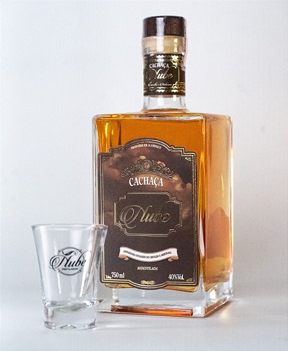 Cachaça Nube + copo de 50ml personalizado