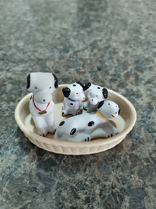 TERRÁRIO TRIO DE CACHORRO NO CESTO