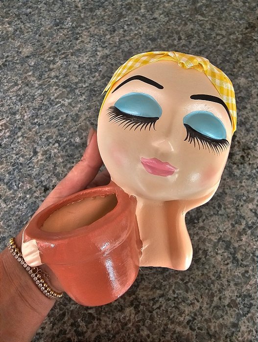 CACHEPOT MOÇA COM FAIXA AMARELA POTE 11