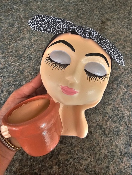 CACHEPOT MOÇA COM FAIXA PRETA POTE 11