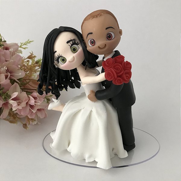 Noivinhos para Casamento 15cm Abraçados com pés para cima