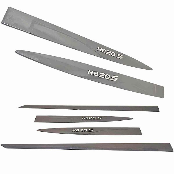 Friso Lateral HB20S Cinza Shadow nome alto relevo Cromado