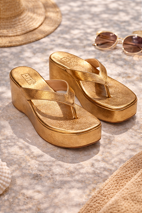 Sandália Feminina Metalizada Dourada Salto Elegante