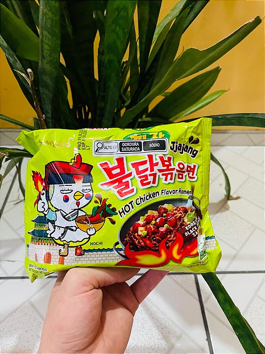Lamen Coreano Samyang Jajang Hot Chicken 140g