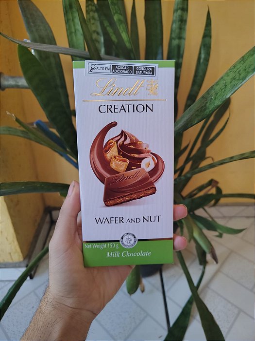 Lindt Chocolate Creation Wafer And Nut 150g