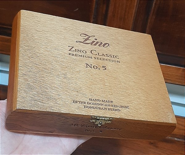 Caixa Vazia de Charutos em Madeira Zino Classic República Dominicana