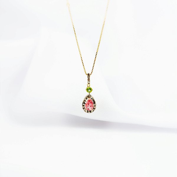 Colar em ouro amarelo com turmalina rosa, peridoto e diamantes chocolate
