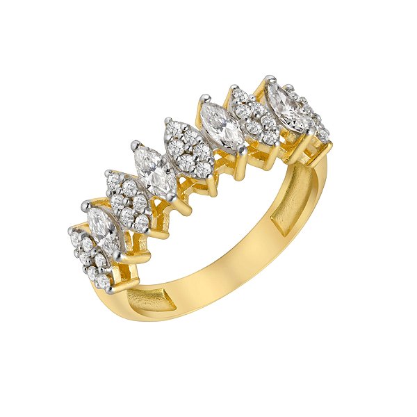 Meia aliança em ouro amarelo com diamantes e diamantes navete
