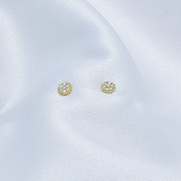 Brincos em ouro amarelo com diamantes