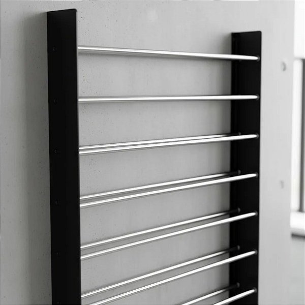 Adega de parede para 18 garrafas de vinho