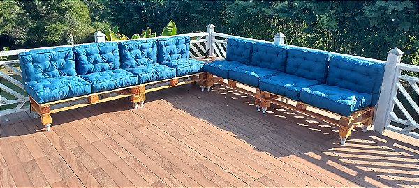 Sofa de Pallet com Almofadas - Modelo Primavera