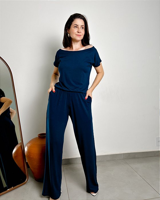 Macacão Estilo Pantalona Com Decote Canoa - Slim e Plus Size