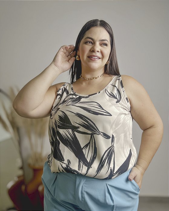 Regata Básica Com Viés - Slim e Plus Size