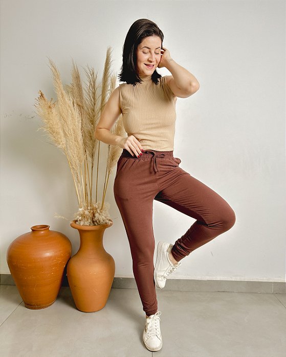 Calça Jogger Com Cós Franzido E Bolsos Laterais - Slim, Plus e ExPlus Size