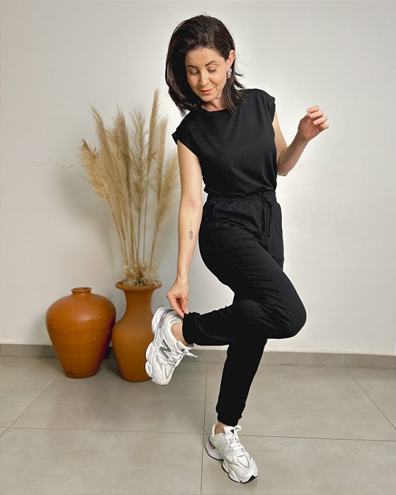 Conjunto: Blusa Com Cava Estendida, E Calça Jogger - Slim e Plus Size