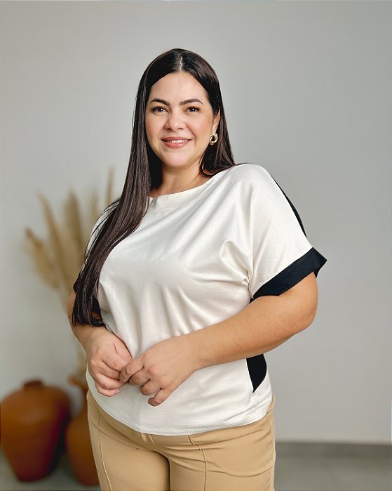 Blusa Com Manga Japonesa Em Duas Cores - Slim e Plus Size