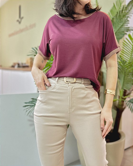 Blusa C/ Detalhe Em Cor No Ombro E Gola - Slim e Plus Size