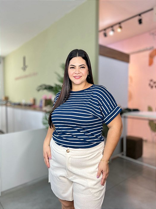 Blusa Com Manga Curta Com Dobra E Gola Canoa - Slim e Plus Size