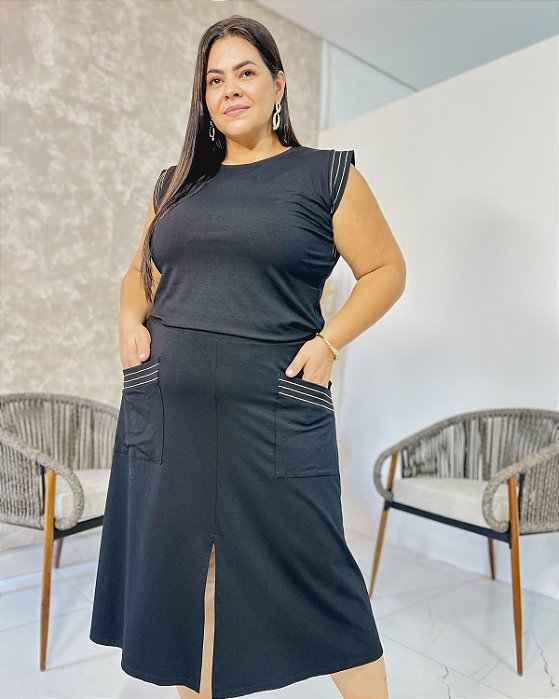 Conjunto Blusa Muscle Tee C/ Pesponto, Saia Midi Evasê C/ Fenda E Bolso Pespontado- Plus Size