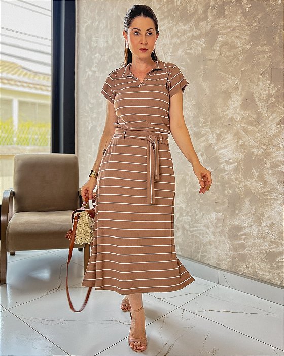 Conjunto: Blusa Manga Dupla, Gola S/ Botão, Saia Midi C/ Fenda, Passantes E Faixas- Slim Size