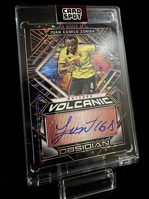 Juan Camilo Zuniga Autógrafo Volcanic- 2021-22 Panini Obsidian Soccer