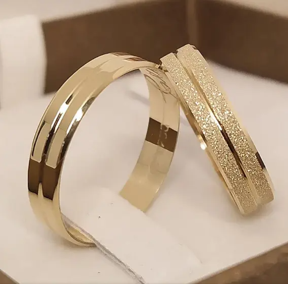 Par de Alianças Califórnia Reluzente de Casamento Ouro 18k 4mm 4g