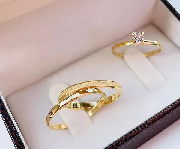 Par de alianças Ouro 18k 2mm 3 gramas Chanfrado Polido e Diamantado