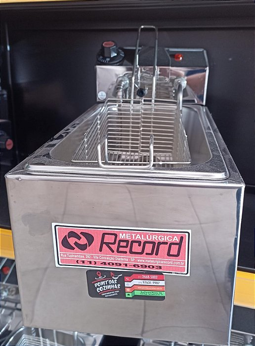 Fritadeira elétrica 1 cuba Record 2 litros