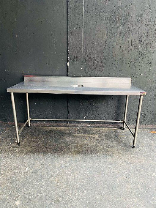 Mesa inox 175x70x85 semi nova com furo de detrito