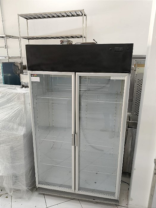 Geladeira expositora Klima 2 portas semi nova