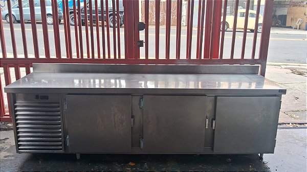 Balcão Refrigerado 3 portas 100% aço inox 2.60x70x80  semi novo