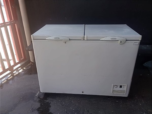 Freezer horizontal Fricon semi novo 2 portas