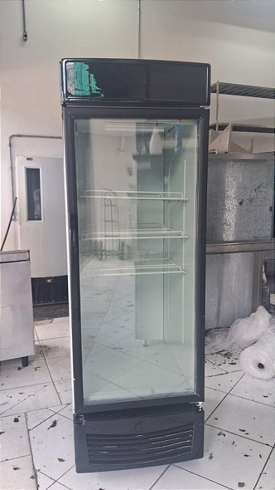 Cervejeira expositora semi nova ANO 2025