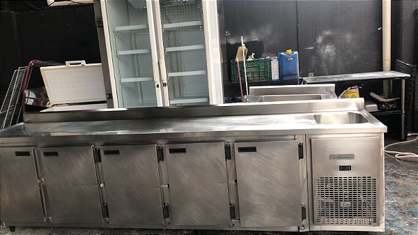 Balcão Refrigerado 3 metros 5 portas semi novo kofisa com cuba lado direito 3.00x62x85