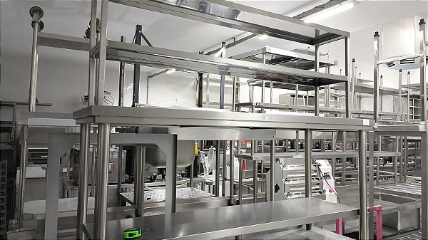 Mesa inox com duas prateleiras 180x60x150 semi nova