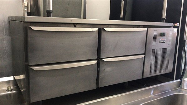 Balcão refrigerado com gavetas macom semi novo