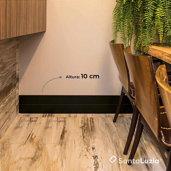 Rodapé Santa Luzia Poliestireno Preto com Passa Fio | LEV – Barra com 2,40 m
