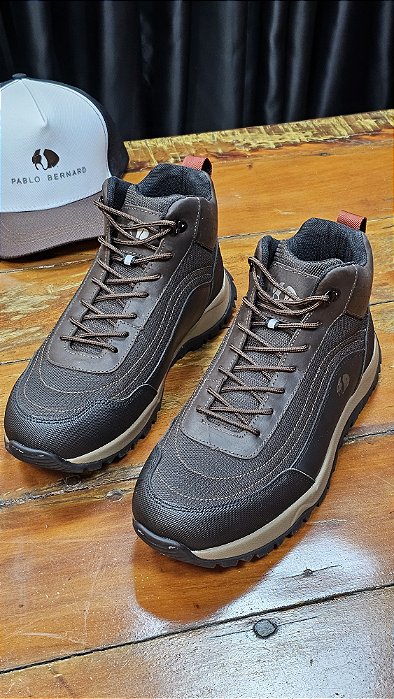 Bota Adventure Café