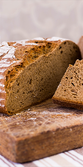 PÃO PRETO COM KÜMMEL BACKSTUBE - 500g